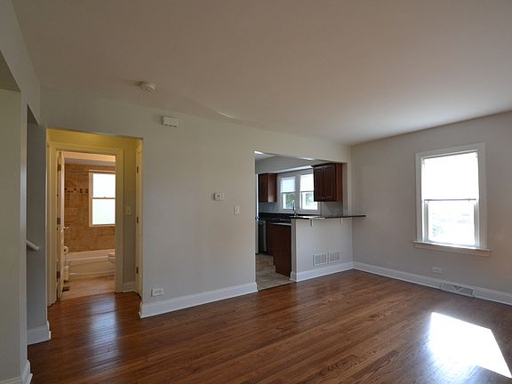 4th image of 9721 S California Ave