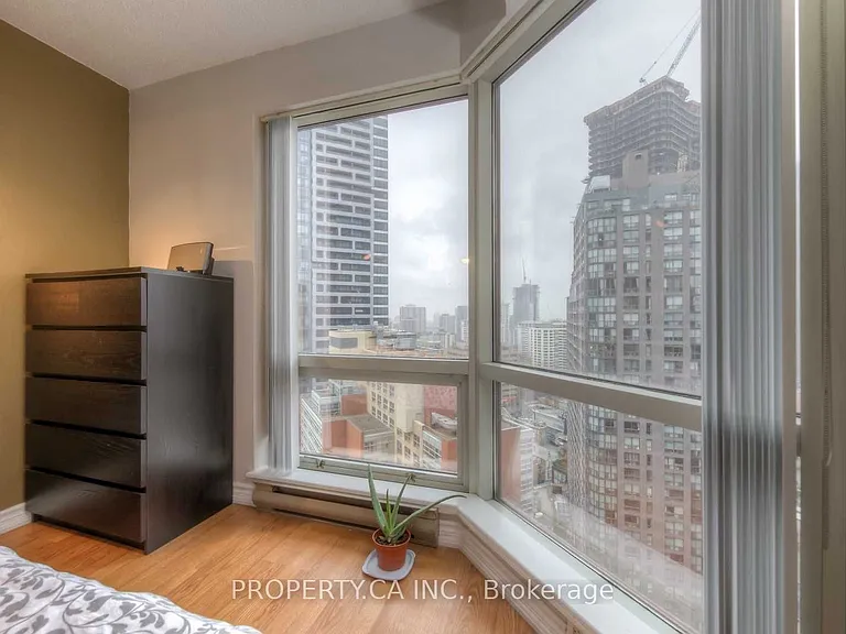 1001 Bay St #2107 — Photo 9