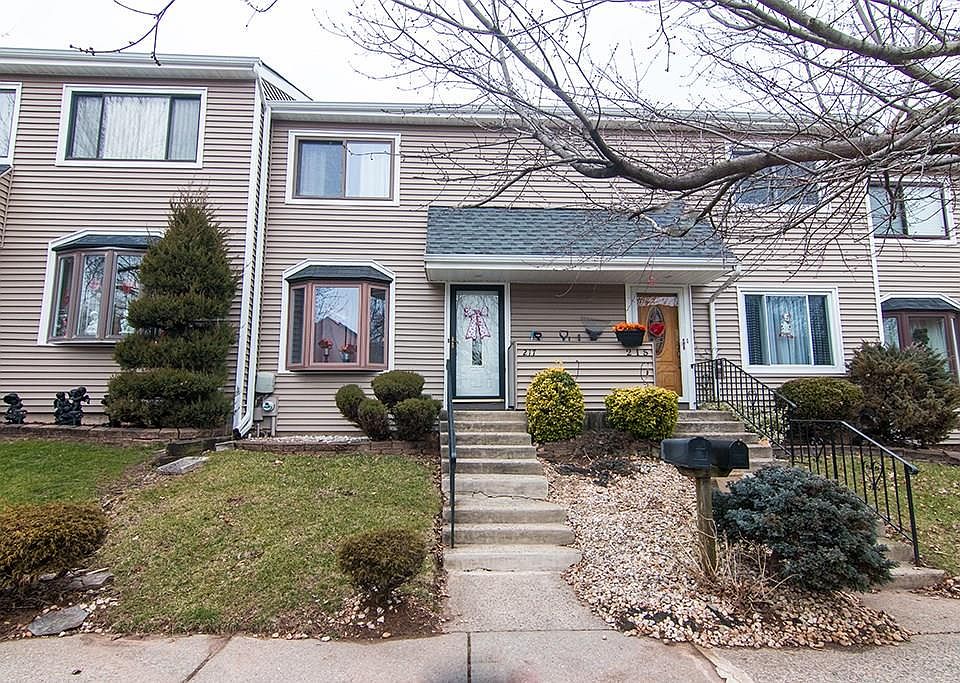 1st image of 217 Balsam Pl #0