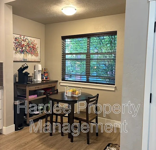 4315 N Adams St — Photo 5