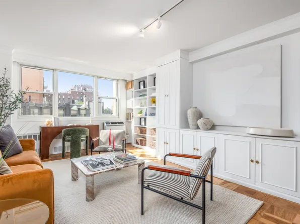 77 7th Avenue 7KK image 1 of 13
