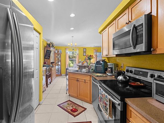 2nd image of 6148 Azalea Cir Circle