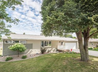 604 5th St SE, Orange City, IA 51041
