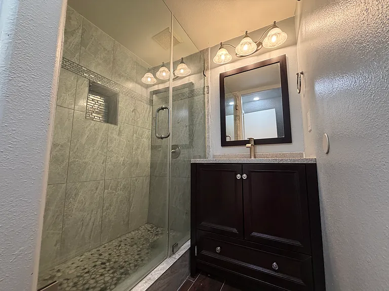 1st Floor Bathroom