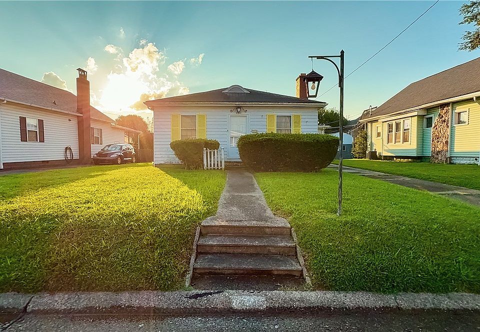 1st image of 3305 3rd Ave