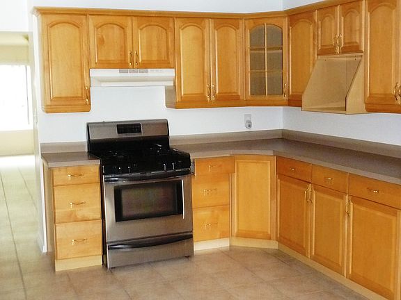 3rd image of 1146 Rosewood Ave