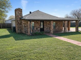 405 S Hannaford St, Granbury, TX 76048