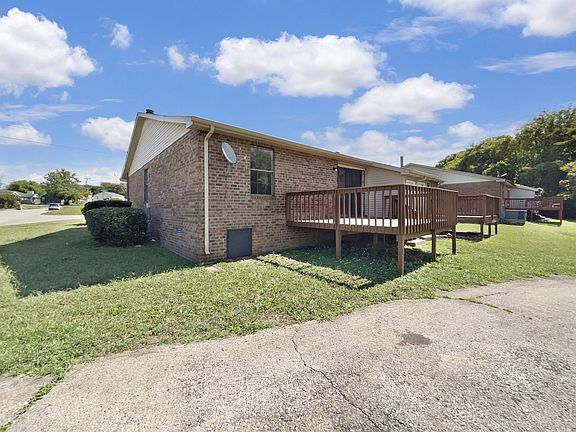 5th image of 200 Fawnwood Ct