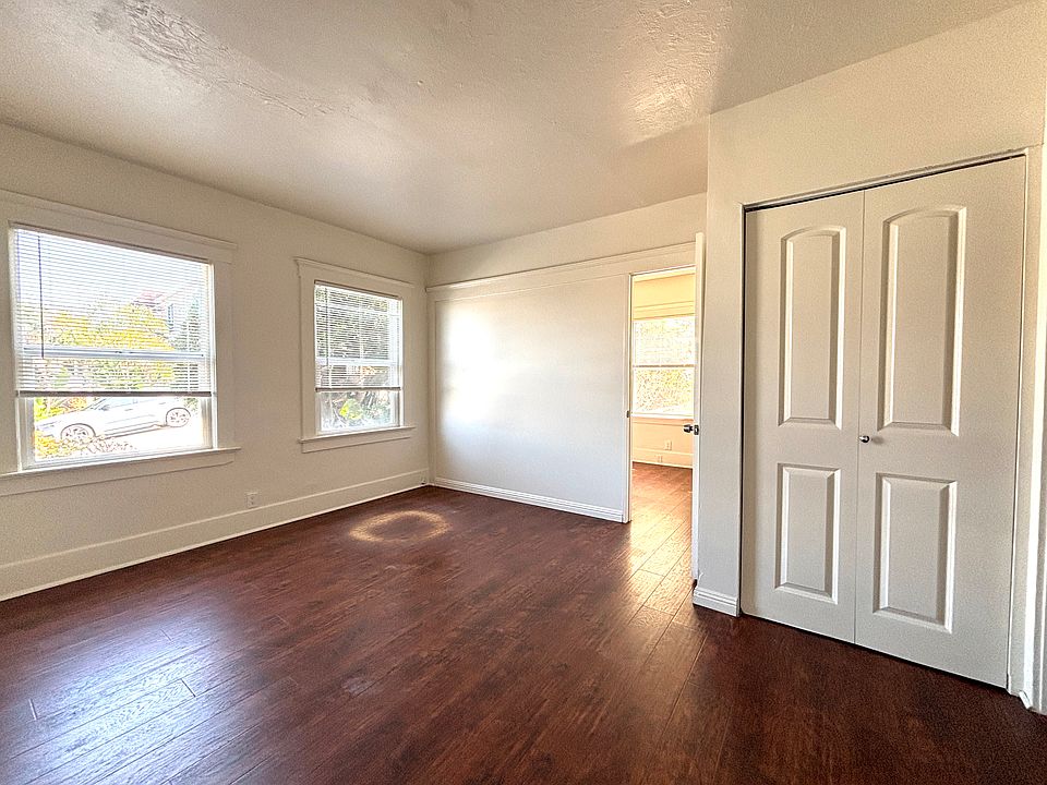 1st image of 128 22nd St APT 2