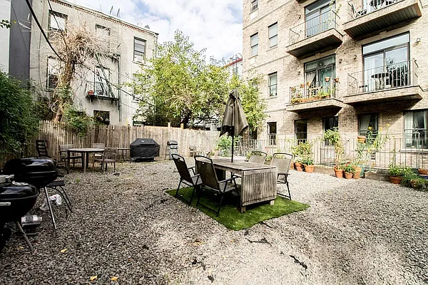 Rented by SERHANT. | media 4