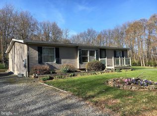 35 Groff Rd, Bechtelsville, PA 19505
