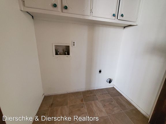 5th image of 2702 Sunset Dr