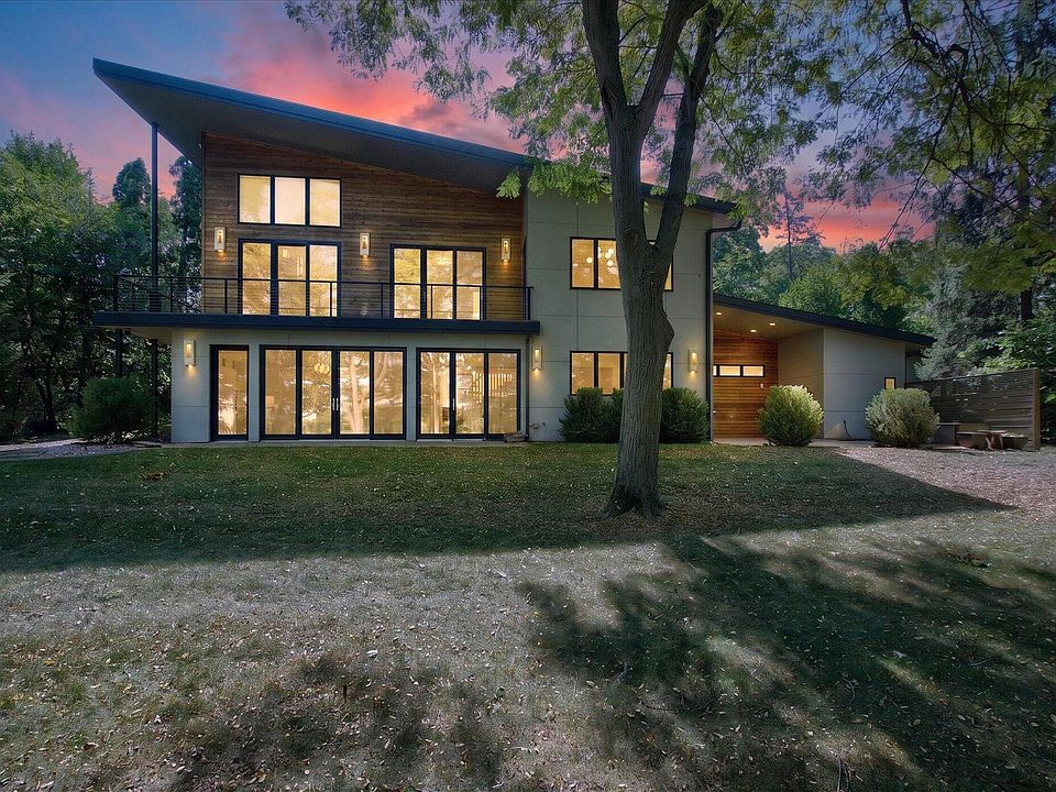 1st image of 4061 Thornoaks Dr