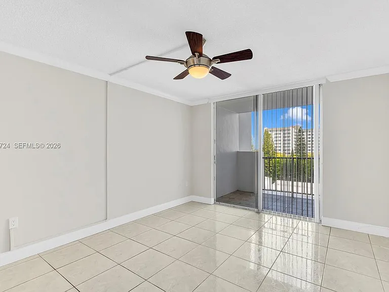 2750 NE 183rd St #806 — Photo 16