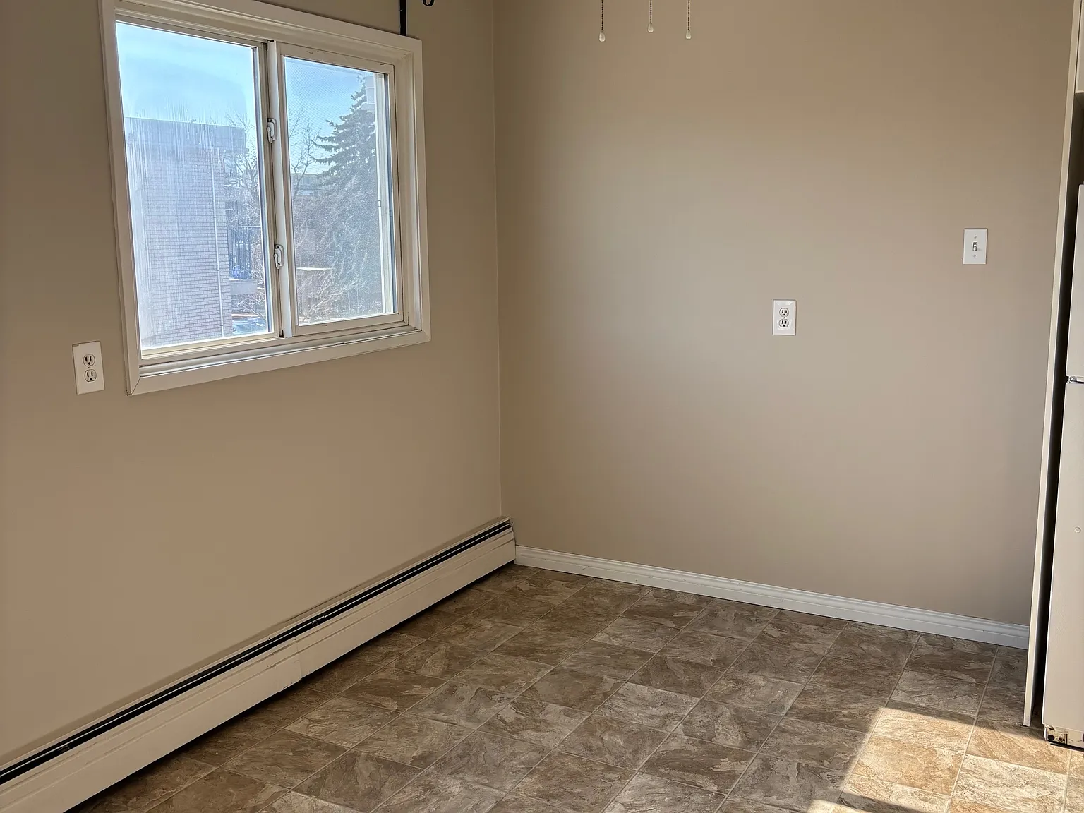 1 bed, 1.0 bath, $1,095 — Photo 3