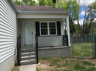 1402 Classic Chase Dr, Dalton, GA 30721