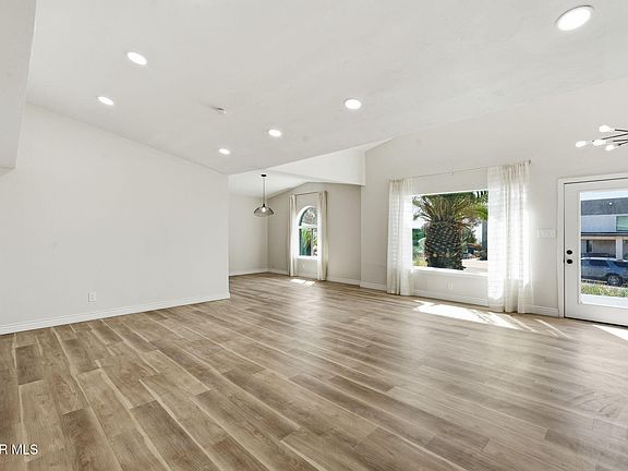 5th image of 1505 Rocky Bluff Dr