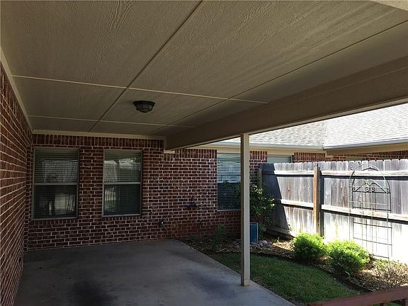 4th image of 1520 Carolina St