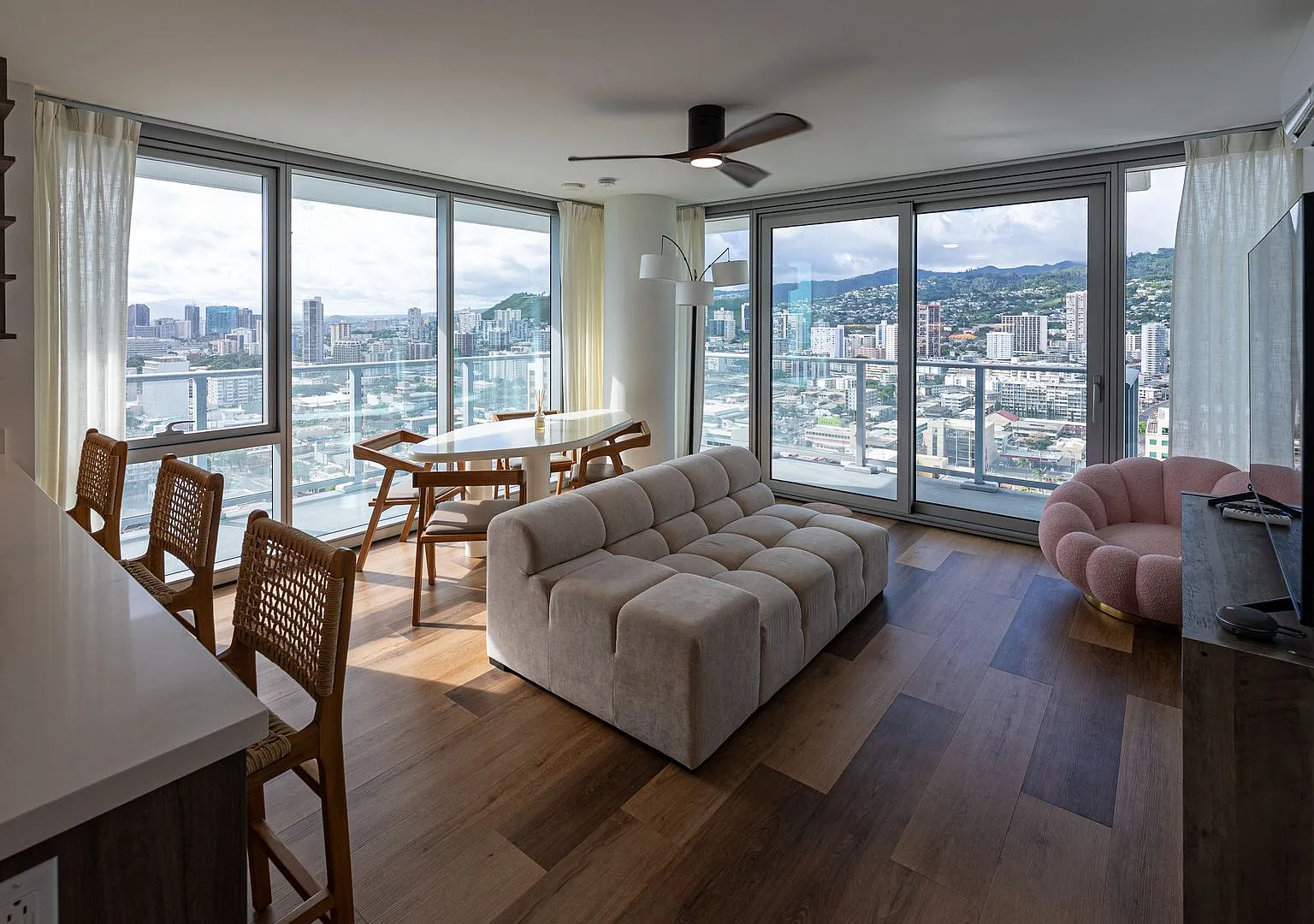 The Park on Keeaumoku | Spacious 3BR Corner Residence with Wraparound Views + 2 Parking — Photo 3