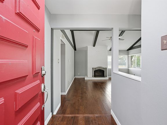 4th image of 1014 Mountview Ct