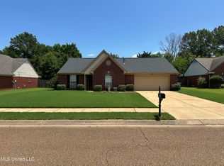 6590 White Hawk Ln, Olive Branch, MS 38654