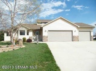 515 Hazeltine Pl NE, Owatonna, MN 55060