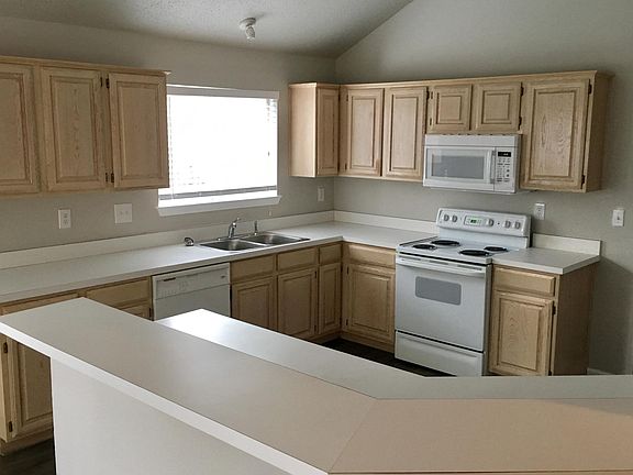3rd image of 7562 Deerlodge Trl