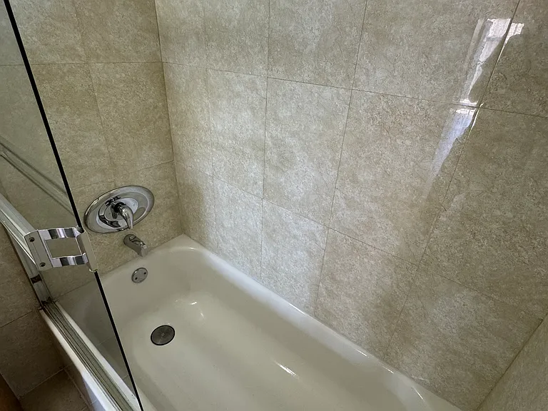 4408 Russell Ave #6 — Photo 8