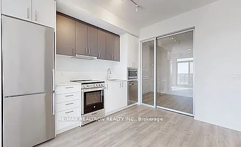 30 Upper Mall Way #A-1903 — Photo 8