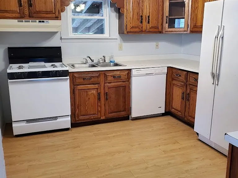131 Wadsworth Ave — Photo 8