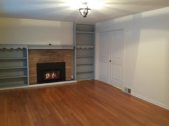 3rd image of 226 Marian Dr