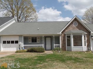 204 Oak Cir N, Stockbridge, GA