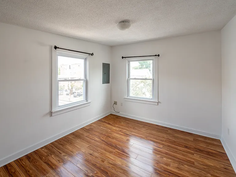 92 Pearl St #2 — Photo 9