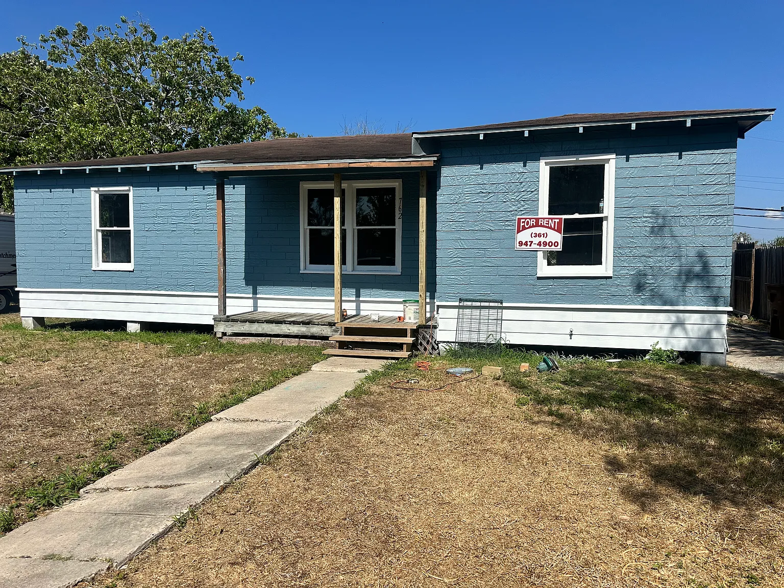 3 bed, 1196 sqft, $1,300 — Photo 1