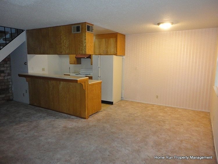 2nd image of 5074 Rhode Island Dr APT 3