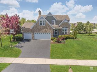 860 Boyce Rd, Sugar Grove, IL 60554