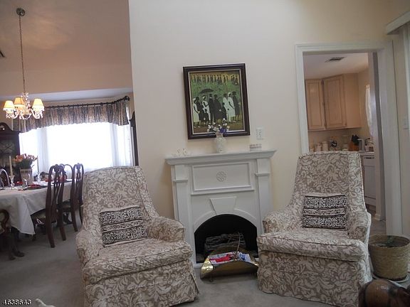 Living Room w/faux fireplace