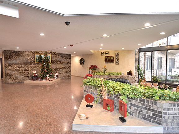 5th image of 1275 Baldwin Ln #604