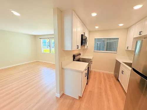 328 S Weitzel St #2 Photo 1