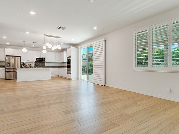 4th image of 26337 Seville Ln