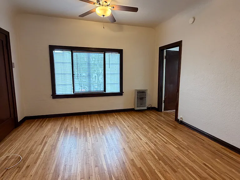 126 W Whiting Ave #7 — Photo 4
