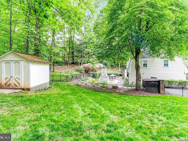 7845 Old Dominion Dr — Photo 22