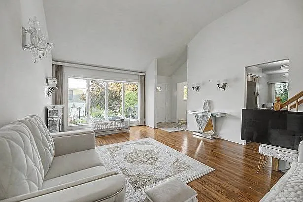 6 Westwind Rd — Photo 5