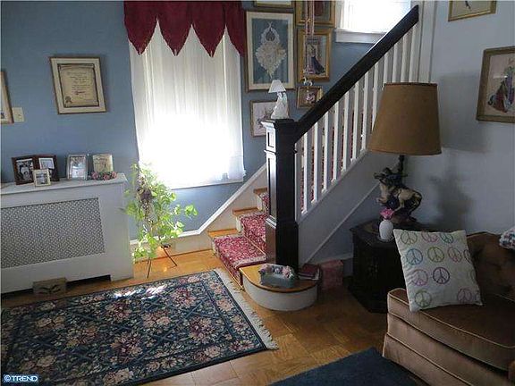 4th image of 120 Lorewood Ave