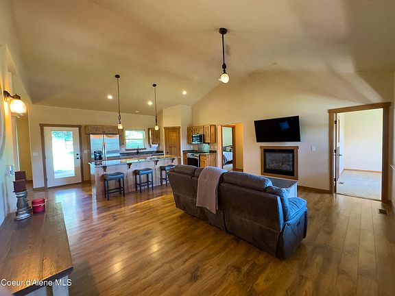3rd image of 19058 W Panther Rock Ct