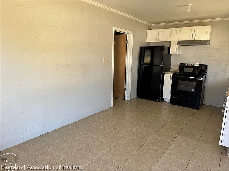 315 Sangster St — Photo 4