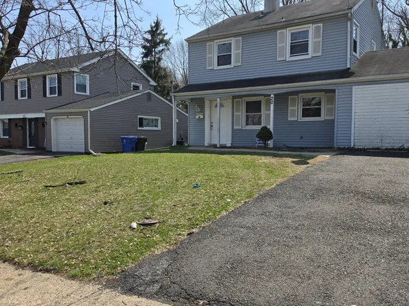 20 Mosshill Ln, Willingboro, NJ 08046