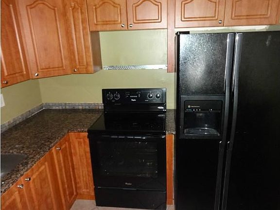 4th image of 1465 NE 123rd St APT 215
