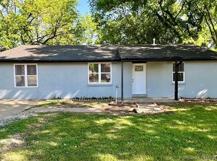 1420 W Brooks St, Claremore, OK 74017