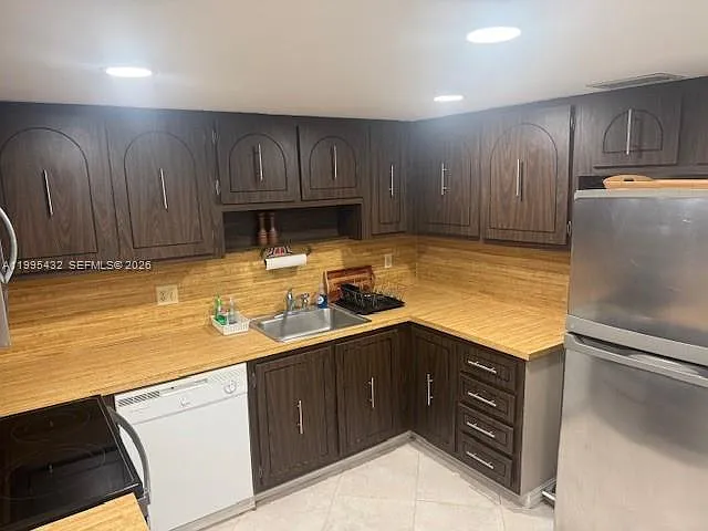 16300 Golf Club Rd #208 — Photo 9